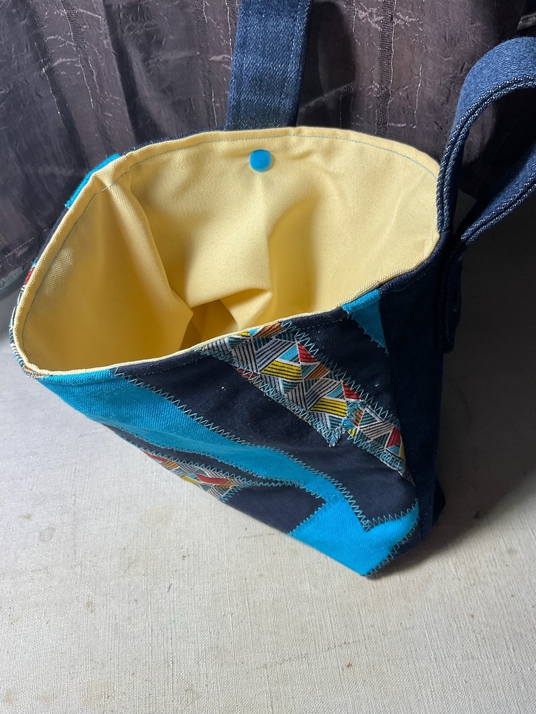 Sacoche vélo ou trottinette bleue
