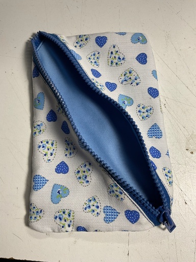 Trousse cœurs bleus rectangulaire 