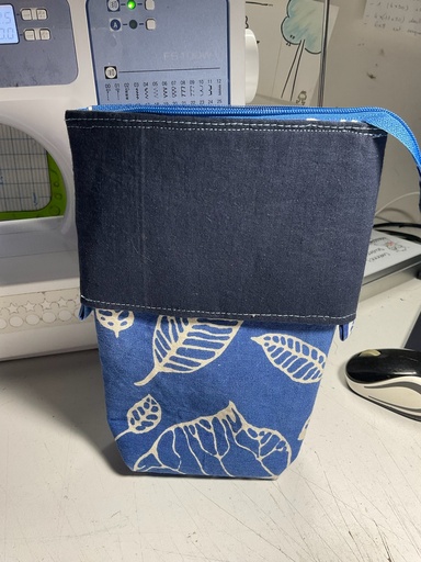 Trousse pot de crayon feuilles bleues