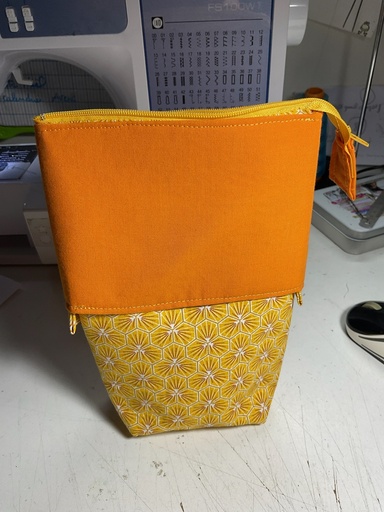 Trousse pot de crayon jaune/ orange